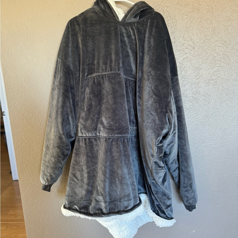 The Comfy Oversized Wearable Blanket